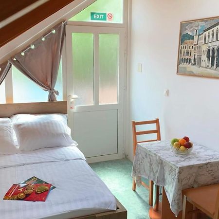 Laura Studio Apartman Mlini Eksteriør billede